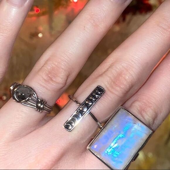 Vintage Moon Phase Minimalist Sterling Silver Ring - Picture 2 of 6